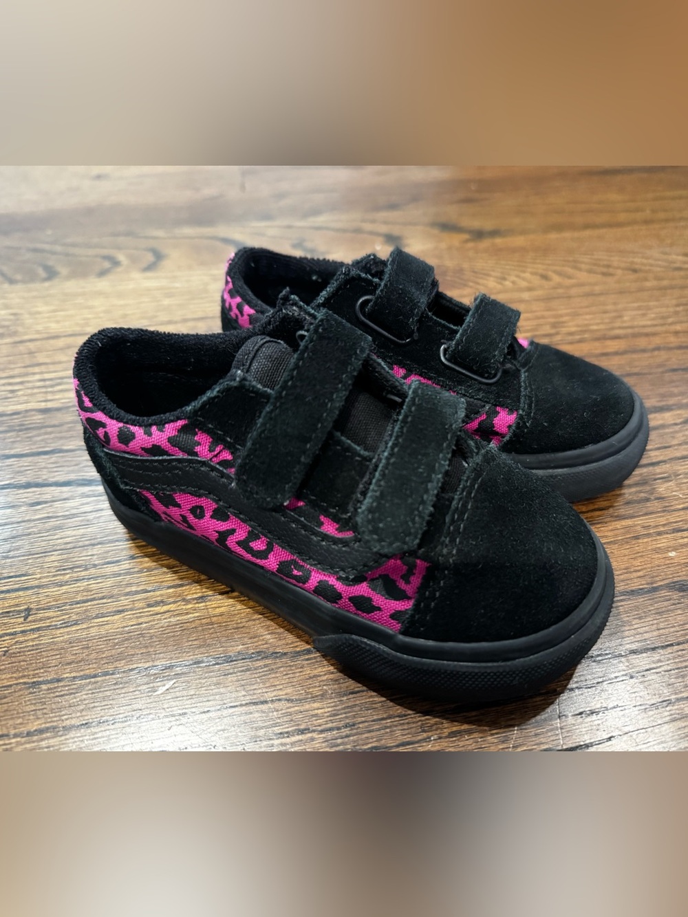EUC Toddler Old Skool V Shoes!